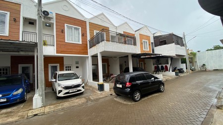 Cinangka Desain Eropa Classic 2 Lantai Siap Huni