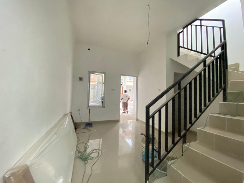 Cinangka Desain Eropa Classic 2 Lantai Siap Huni