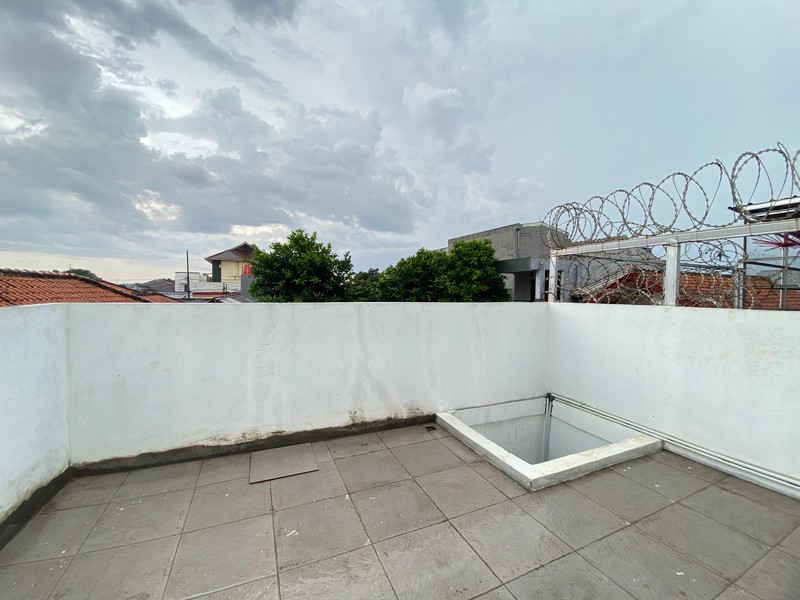 Cinangka Desain Eropa Classic 2 Lantai Siap Huni