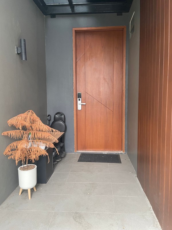 Rumah dalam Cluster 2 Lantai SHM Siap Huni @Ciputat Timur