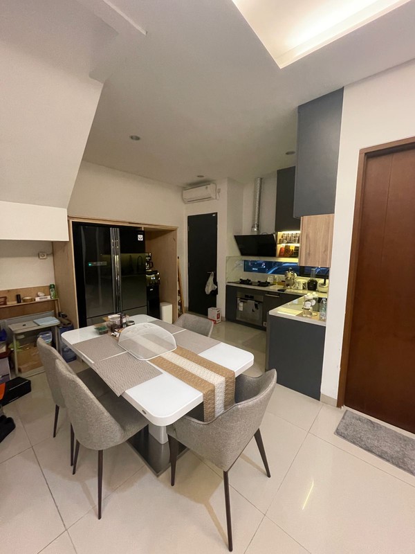 Rumah dalam Cluster 2 Lantai SHM Siap Huni @Ciputat Timur