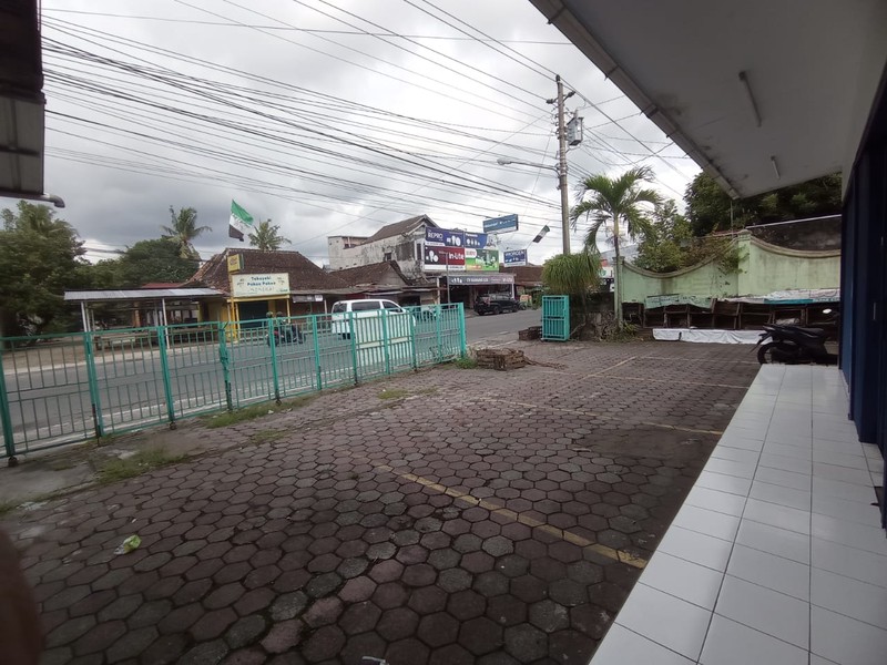 Disewakan Ruang Usaha Strategis 1 Lantai di Jln. Raya Tajem, Maguwoharjo, Sleman