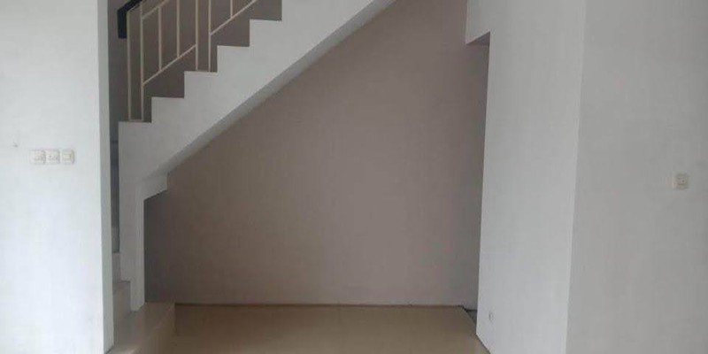 JUAL RUMAH 2 LANTAI ROYAL RESIDENCE GREENWICH SIAP HUNI