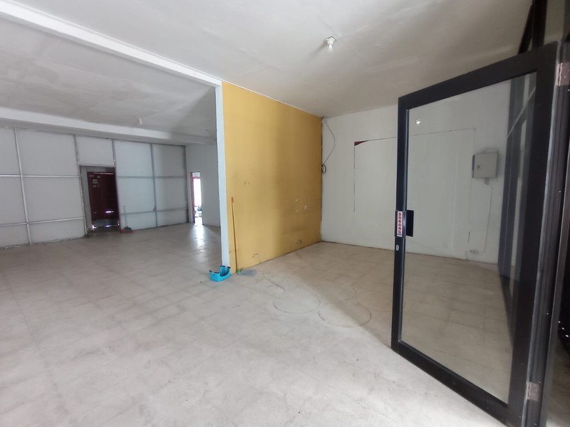 Ruang Usaha Strategis Di Jalan Kaliurang KM 9, Sardonoharjo, Ngaglik, Sleman