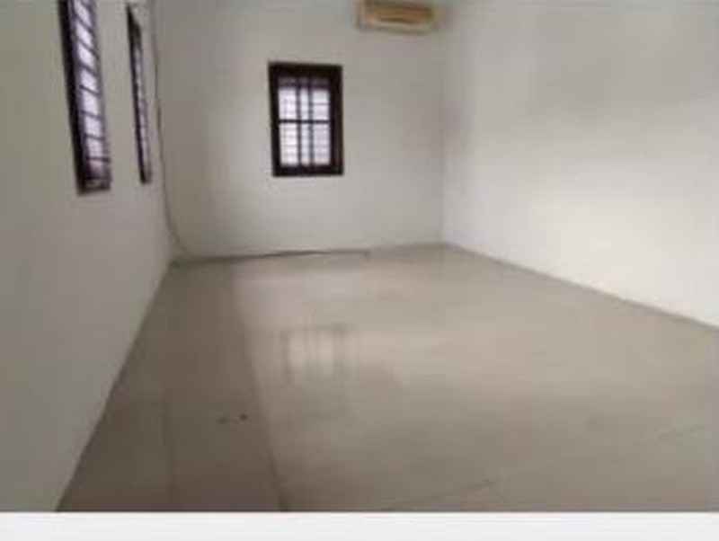 Rumah 2 Lantai Siap Huni Lokasi strategis di Kebayoran Baru