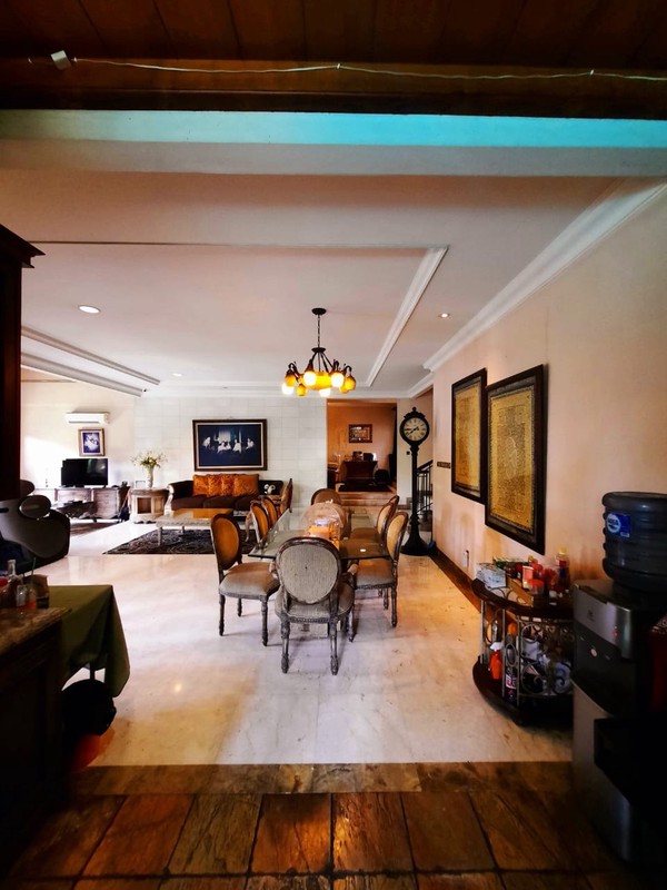 Rumah Bagus, Dengan Private Swimming Pool, Lokasi strategis di Pondok Pinang