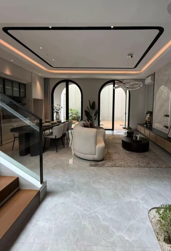 Dijual Rumah Baru Graha Family - Graha Famili Full Furnished Plus Unit Private Lift - Siap Huni Ready - Dekat Pakuwon Mall, Sma Petra 1, Citraland, Dian Istana, Bukit Darmo Golf, National Hospital