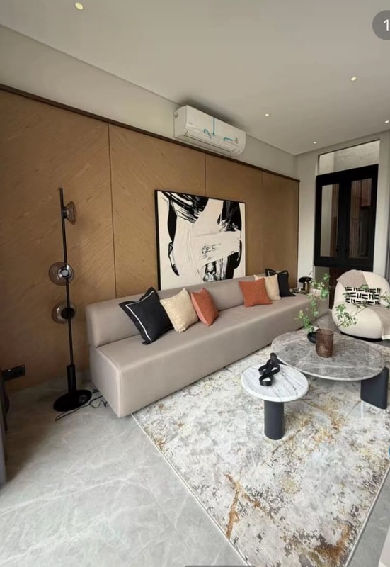 Dijual Rumah Baru Graha Family - Graha Famili Full Furnished Plus Unit Private Lift - Siap Huni Ready - Dekat Pakuwon Mall, Sma Petra 1, Citraland, Dian Istana, Bukit Darmo Golf, National Hospital