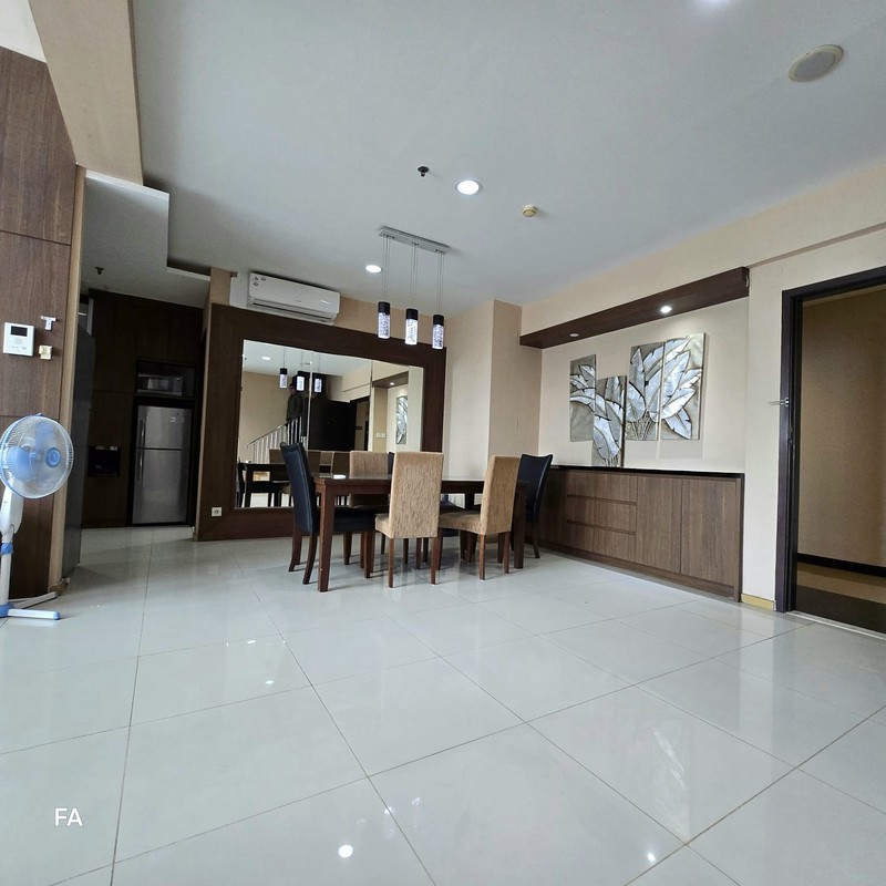 Luxury Living: 3 Bedroom Loft di Apartemen Gandaria Height, sekompleks Mall Gandaria City, 15 menit ke Senayan