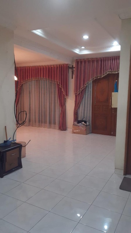 Dijual Rumah Siap Huni 2 Lantai di Janur Elok Residence Kelapa Gading - Luas 187 m&#xb2;, Lokasi Premium