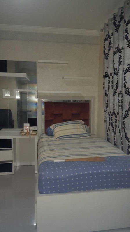 Dijual Rumah Siap Huni 2 Lantai di Janur Elok Residence Kelapa Gading - Luas 187 m&#xb2;, Lokasi Premium