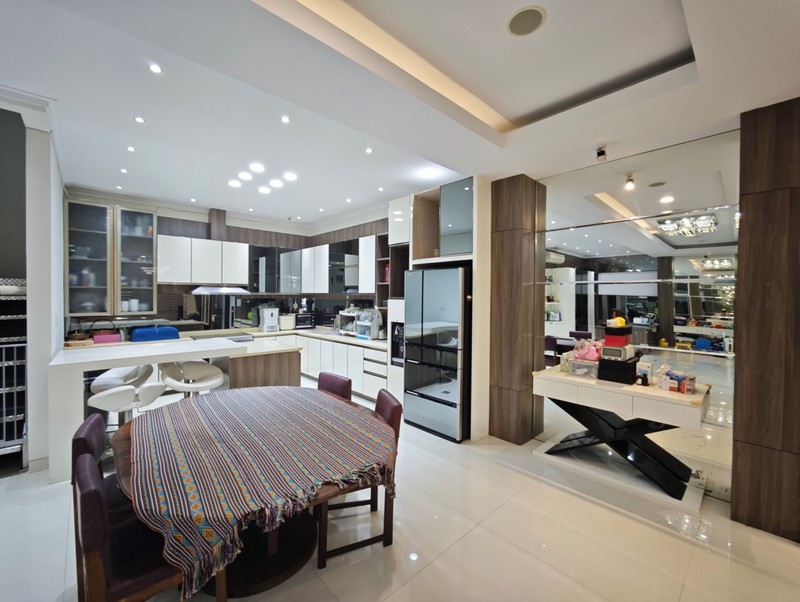 Dijual Rumah Summarecon Bekasi, Full furnish siap huni, sudah renovasi