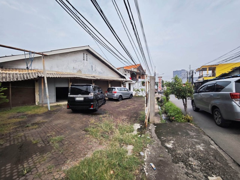 Dijual Gudang Jl Ratna, Jatibening, Bekasi, Hitung Tanah saja, lebar 18 meter