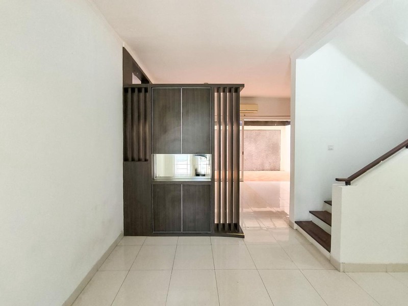 Rumah 2 Lantai Siap Huni Lokasi Premium dengan Hunian Nyaman dan Asri SHM @Bintaro Sektor 9