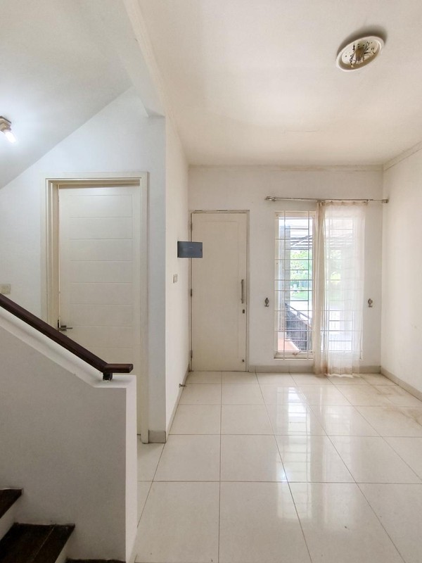 Rumah 2 Lantai Siap Huni Lokasi Premium dengan Hunian Nyaman dan Asri SHM @Bintaro Sektor 9