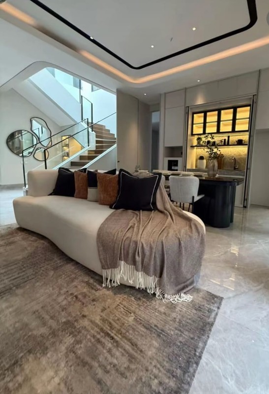 DIJUAL RUMAH BARU GRESS GRAHA FAMILY INCLUDE FURNISH & LIFT