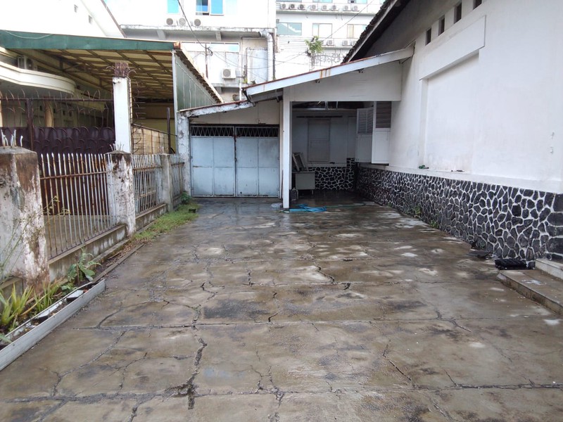 Rumah Hitung Tanah Area Cipete