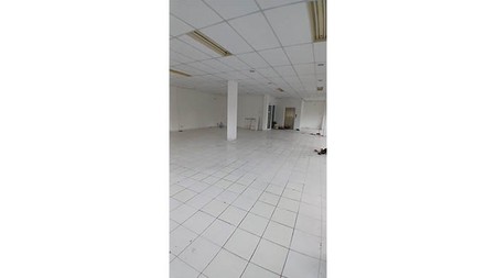Ruko Gandeng ada Lift, Semi Furnish, Bukit Gading Indah Kelapa Gading Luas 170m2