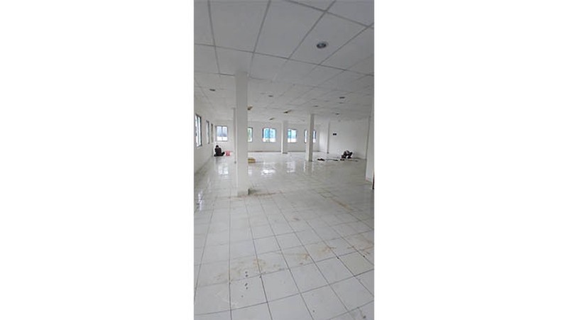 Ruko Gandeng ada Lift, Semi Furnish, Bukit Gading Indah Kelapa Gading Luas 170m2