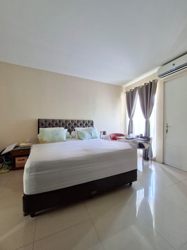 Rumah Cantik 2¼ Lantai Di Bintaro dengan KT 3+1 dan KM 3+1 sudah SHM Baru Renov 2020.