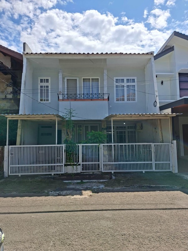 Rumah Cantik 2¼ Lantai Di Bintaro dengan KT 3+1 dan KM 3+1 sudah SHM Baru Renov 2020.