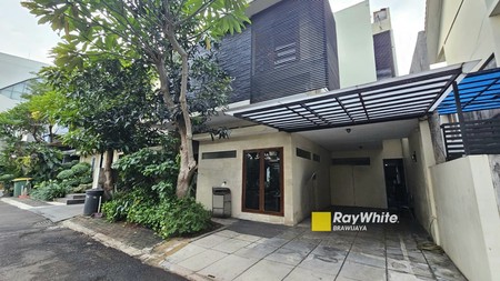 Townhouse di Cipete Utara, Kebayoran Baru, Dalam Cluster, 5 menit ke MRT Haji Nawi