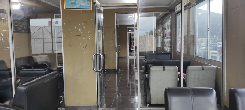 Ruang Usaha Siap Pakai Lokasi Pinggir Jalan Sangat Strategis