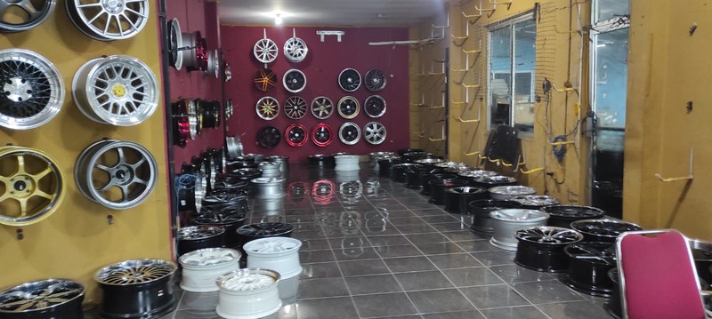 Ruang Usaha Siap Pakai Lokasi Pinggir Jalan Sangat Strategis