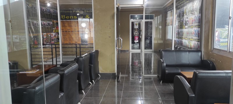 Ruang Usaha Siap Pakai Lokasi Pinggir Jalan Sangat Strategis