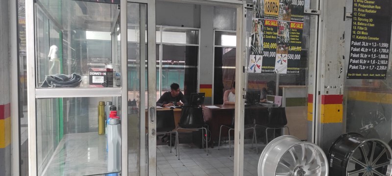 Ruang Usaha Siap Pakai Lokasi Pinggir Jalan Sangat Strategis