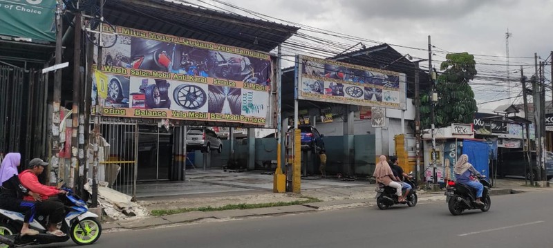 Ruang Usaha Siap Pakai Lokasi Pinggir Jalan Sangat Strategis