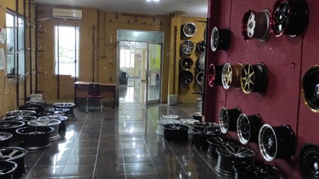 Ruang Usaha Siap Pakai Lokasi Pinggir Jalan Sangat Strategis