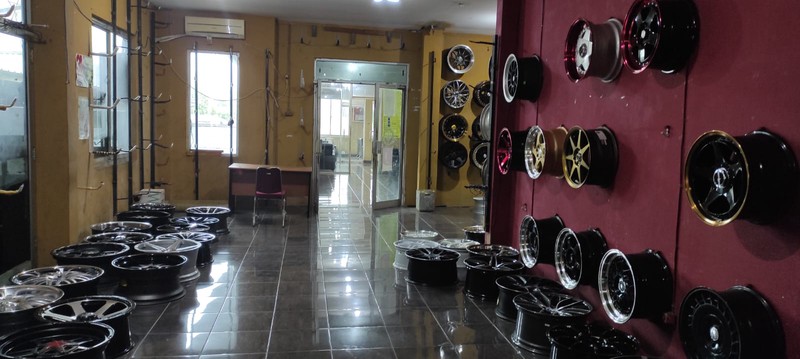 Ruang Usaha Siap Pakai Lokasi Pinggir Jalan Sangat Strategis