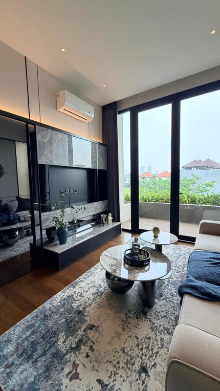 Dijual Rumah Baru Graha Family - Graha Famili Full Furnished Plus Unit Private Lift - Special Lebar 12 -meter -siap Huni Ready - Dekat Pakuwon Mall, Sma Petra 1, Citraland, Dian Istana, Bukit Darmo Go