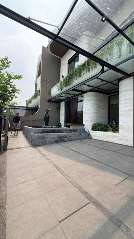 Dijual Rumah Baru Graha Family - Graha Famili Full Furnished Plus Unit Private Lift - Special Lebar 12 -meter -siap Huni Ready - Dekat Pakuwon Mall, Sma Petra 1, Citraland, Dian Istana, Bukit Darmo Go