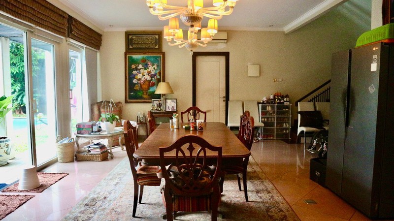 Rumah Mewah ada Kolam Renang Privat Di Cilandak Jaksel LT 1150m2 LB 800m2 SHM Lokasi Strategis