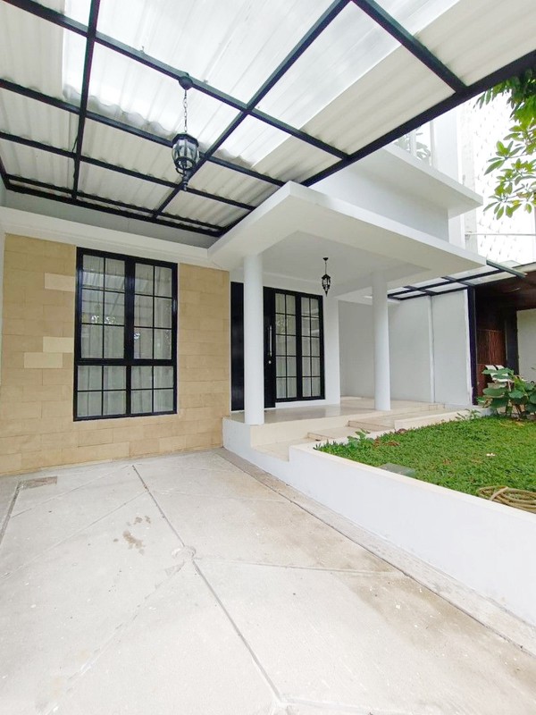 Rumah Mewah sudah renov dgn halaman di Discovery Cielo, Bintaro