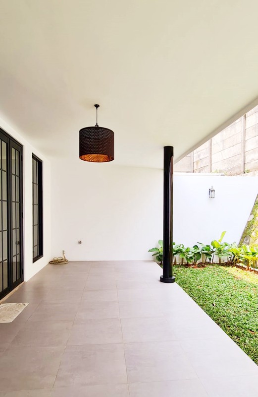 Rumah Mewah sudah renov dgn halaman di Discovery Cielo, Bintaro