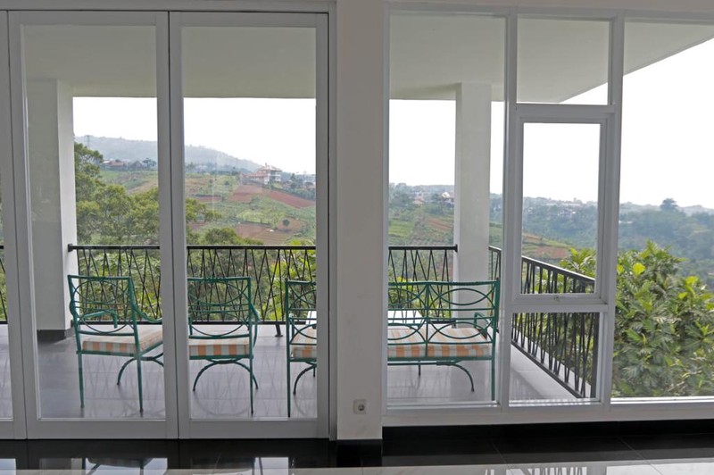 Rumah 2 Lantai Siap Huni dengan Hunian Nyaman dan Asri @Cimenyan, Jawa Barat