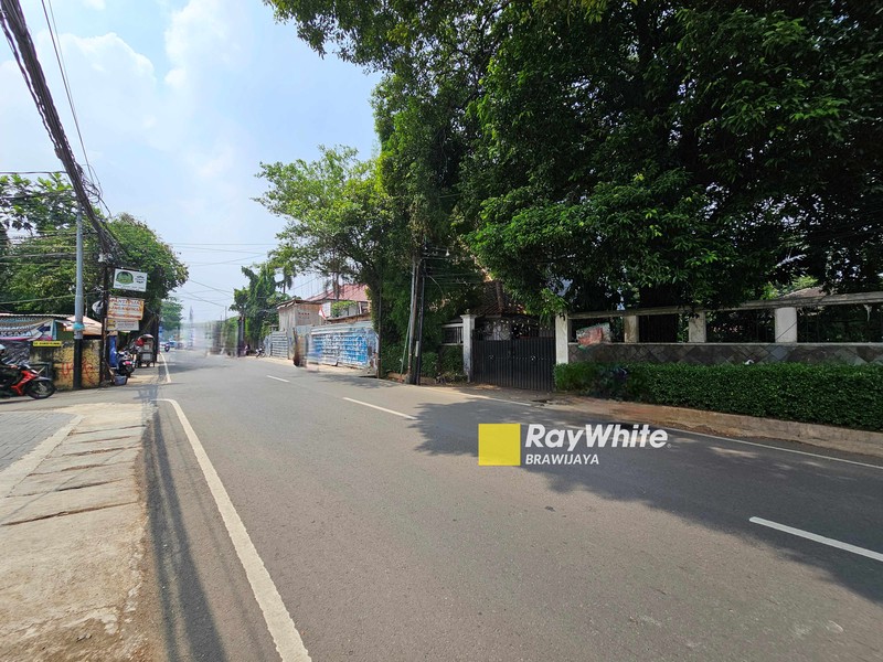 DIJUAL DI HARGA NJOP ! Rumah di Jalan Benda Kemang, Jakarta Selatan, LT 985 m2, 15 menit ke Mal Kemang Village