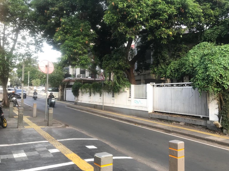 DIJUAL Rumah di Kemang Raya - Jakarta Selatan 