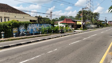  Dijual Tanah Luas 332 Meter Persegi di Sisi Ringroad Selatan Bantul , Cocok Untuk Gudang, Tirtonirmolo, Kasihan Bantul