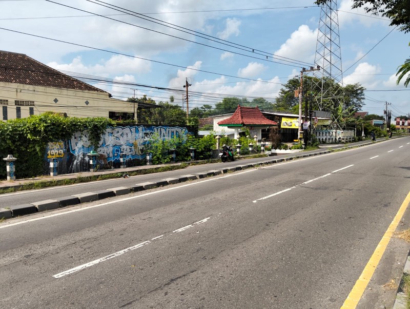  Dijual Tanah Luas 332 Meter Persegi di Sisi Ringroad Selatan Bantul , Cocok Untuk Gudang, Tirtonirmolo, Kasihan Bantul