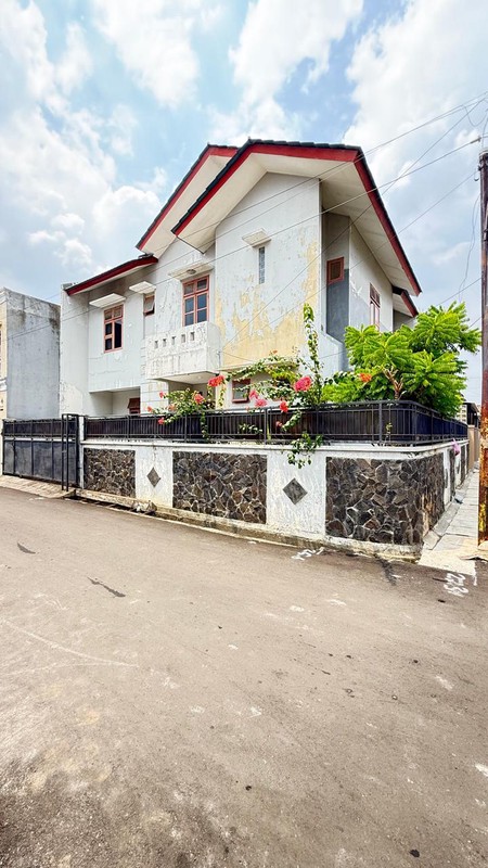 Rumah Kos Kosan Nyaman 8 Pintu di Pondok Aren, Tangerang Selatan