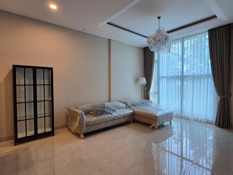 Dijual Town House FF, Di Jalan Taman Pondok Indah