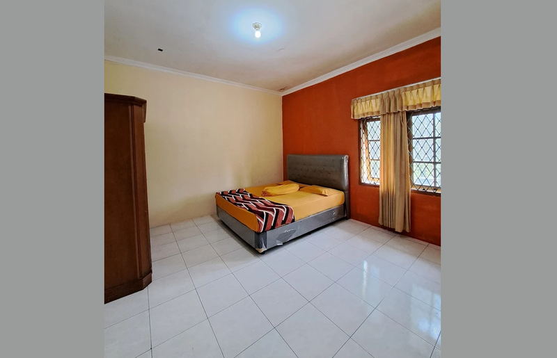 Villa 2 Lantai Cisarua Bogor Luas 4.950 m2 dengan Kolam Renang