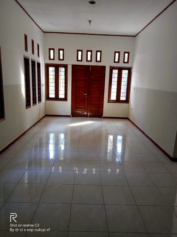 Paket Rumah Induk dan Rumah Kost  6 kamar di Griyaloka