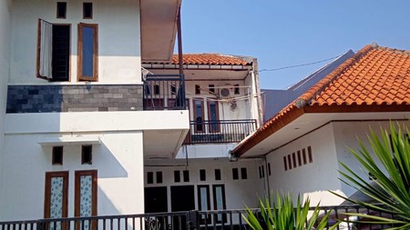 Paket Rumah Induk dan Rumah Kost  6 kamar di Griyaloka