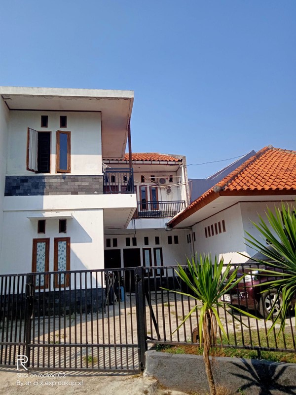 Paket Rumah Induk dan Rumah Kost  6 kamar di Griyaloka
