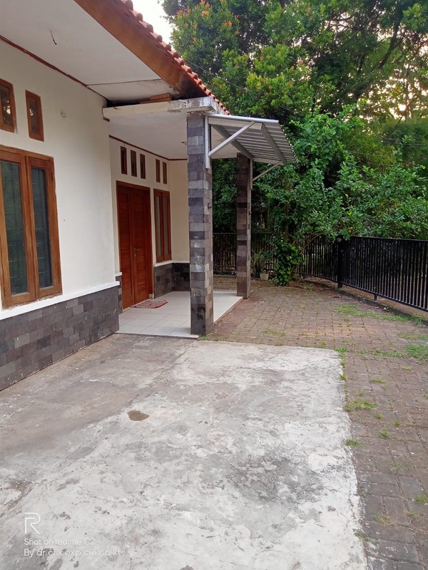 Paket Rumah Induk dan Rumah Kost  6 kamar di Griyaloka